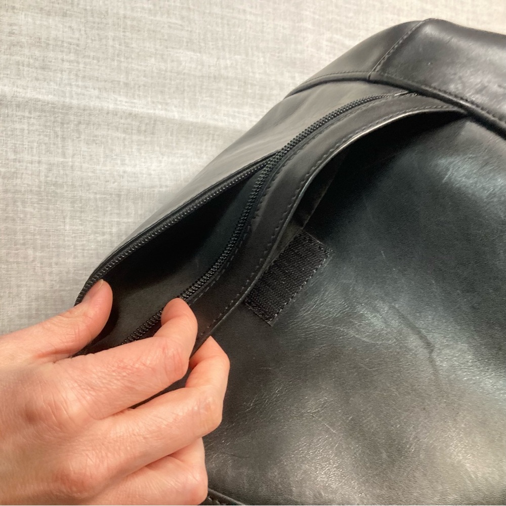 Vintage 1990s L.L.Bean AmeriBag Healthy Back Black Leather Sling Backpack Y2K - Picture 8 of 10